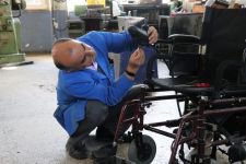 GÜNEŞ ENERJİLİ ENGELLİ ARACI TASARLADI