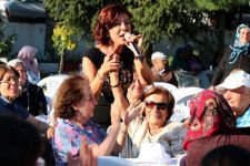 HUZUREVİ SAKİNLERİ DOYASIYA EĞLENDİ