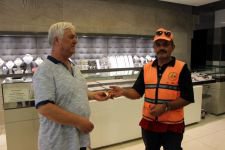 İNSANLIK ÖLMEMİŞ..