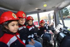 İTFAİYE KÜÇÜK KONUKLARINI AĞIRLADI