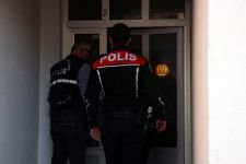 KAFASINA SIKARAK İNTİHAR ETTİ