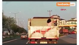 KAMYON KASASINDA TEHLİKELİ YOLCULUK