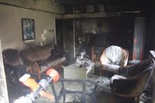 KIZIYLA TARTIŞIP EVİ ATEŞE VERDİ