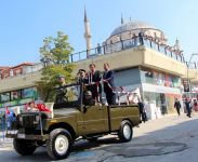 KOMANDOLAR CADDELERİ İNLETTİ