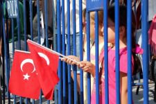 KOMANDOLAR CADDELERİ İNLETTİ