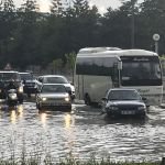 KUVVETLİ YAĞIŞ PANİK YARATTI