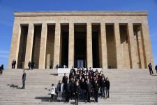 LİSE ÖĞRENCİLERİ ATA'NIN HUZURUNA ÇIKTI