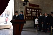 LİSE ÖĞRENCİLERİ ATA'NIN HUZURUNA ÇIKTI