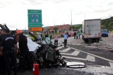 LÜKS ARAÇ HURDAYA DÖNDÜ, 1 KİŞİ ÖLDÜ