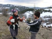 "ÖNCE EVLAT SONRA KOYUNLAR"