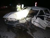 OTOMOBİL 2 KİŞİYE MEZAR OLDU