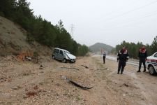 OTOMOBİL TAKLA ATTI