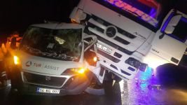 OTOYOL KENARINDA FECİ KAZA