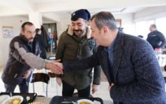 ÖZCAN İŞÇİLERLE BİR ARAYA GELDİ