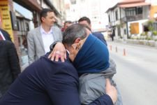 ÖZCAN'I GÖREN KADIN GÖZYAŞLARINI TUTAMADI