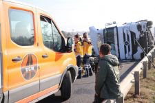 SEBZE VE NARENCİYE YÜKLÜ TIR DEVRİLDİ