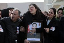 ŞEHİTLERİMİZ GÖZYAŞLARIYLA TOPRAĞA VERİLDİ