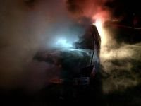 SEYİR HALİNDEKİ OTOMOBİL CAYIR CAYIR YANDI