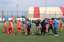 TEKME VE YUMRUKLAR HAVADA UÇUŞTU