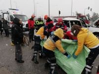 TRAFİK IŞIĞINI GÖRMEDİ, HIZLA ÇARPTI