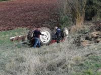 TRAKTÖRÜN ALTINDA CAN VERDİ