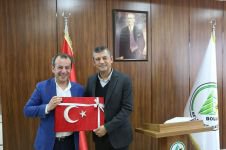 "TÜRKİYE ÖZCAN'DAN GÜZEL PROJELER DUYACAK"