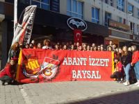 ULTRASLANLAR KAHVALTIDA BULUŞTU