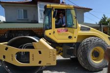 VALİ ÜMİT ASFALTI AĞLATTI