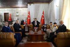 VALİ ÜMİT'E 23 NİSAN ZİYARETİ