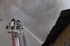 YAŞLI KADIN ŞANS ESERİ KURTULDU