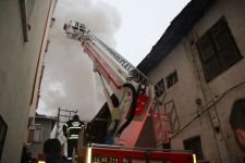 YAŞLI KADIN ŞANS ESERİ KURTULDU