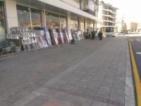 YENİ YOL VE KALDIRIMA İSYAN ETTİ !