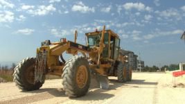 YENİ YOLLAR YAPILIYOR..