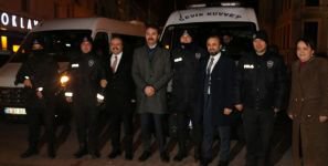 YILBAŞI GECESİ KAPI KAPI GEZDİ