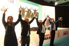 YILMAZ VE METİN EL ELE