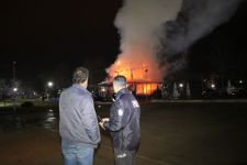 AHŞAP BİNA ALEVLERE TESLİM OLDU