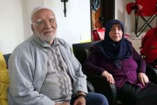 BAŞKA KEDİLERE SÜT ANNELİĞİ YAPIYOR