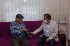 BAŞKAN İLK O BABALARIN GÜNLERİNİ KUTLADI