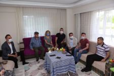 BAŞKAN İLK O BABALARIN GÜNLERİNİ KUTLADI