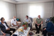 BAŞKAN İLK O BABALARIN GÜNLERİNİ KUTLADI