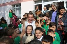 BAŞKAN ÖZCAN ÇOCUKLARIN GÜNÜNÜ UNUTMADI