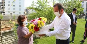 BAŞKAN ÖZCAN’I GÖRÜNCE BÜYÜK MUTLULUK YAŞADI