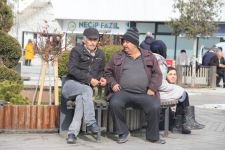 BELEDİYE MEYDANININ MÜDAVİMLERİ ANLATTI