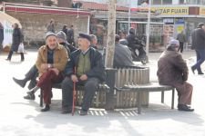 BELEDİYE MEYDANININ MÜDAVİMLERİ ANLATTI