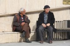 BELEDİYE MEYDANININ MÜDAVİMLERİ ANLATTI