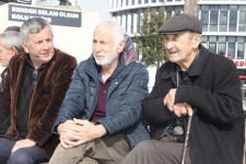 BELEDİYE MEYDANININ MÜDAVİMLERİ ANLATTI