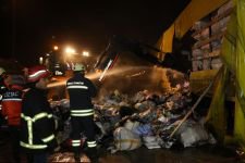 BİR ANDA ALEVLER SARDI