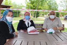 SOKAKLAR BUGÜN YAŞLILARINDI