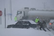BOLU DAĞI'NDA YOĞUN KAR YAĞIŞI