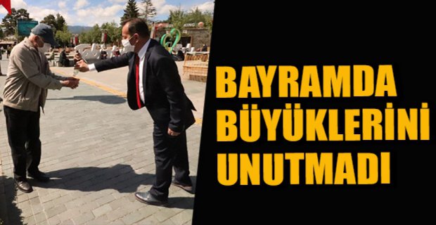 BAŞKAN VATANDAŞLARIN BAYRAMINI KUTLADI